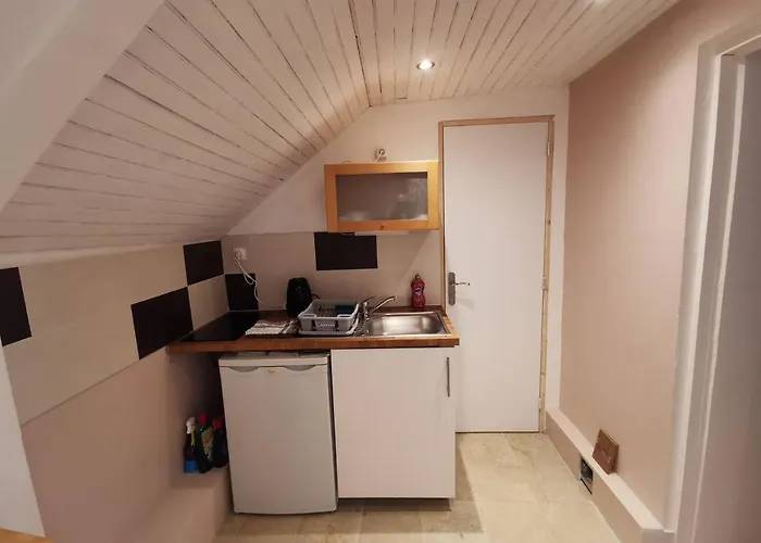 Le Rez De Jardin アパート